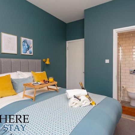 Lovely Apartment Beneath Edinburgh Castle Exterior photo